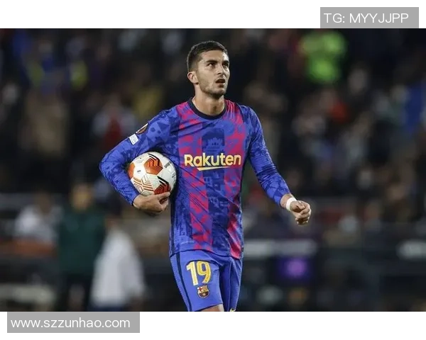 巴萨友谊赛大胜巴黎圣日耳曼帽子戏法引发全场狂欢分析